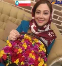 عکس متفاوت خانم بازیگر با یک سبد گل