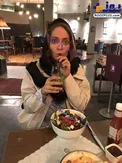 عکس/ژست خنده دار مهناز افشار در یک کافه