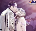 بوسه آقای خواننده بر پیشانی همسرش! +عکس