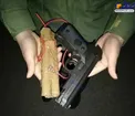 عکس/ اسلحه پلاستیکی و بمب چوبی هواپیما رُبای پرواز اهواز - مشهد