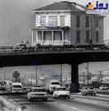 جابجایی یک خانه در آمریکا توسط یک کامیون! +عکس