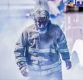 گریم سنگین مهدی پاکدل درنقش یکی از آتش‌نشان پلاسکو/عکس