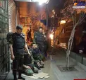 نماز اول وقت نیروهای یگان ویژه در خیابان+عکس