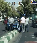 تصادف بی‌ام‌و i8 با جدول وسط خیابانی در تهران!+عکس