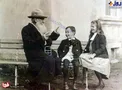 لئو تولستوی در حال قصه گفتن به نوه‌هایش/عکس