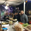 قهرمانان کشتی آزاد در حال فلافل خوری + عکس