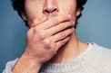 با کسی که شوخی‌هایش آزاردهنده است، چه کنیم؟