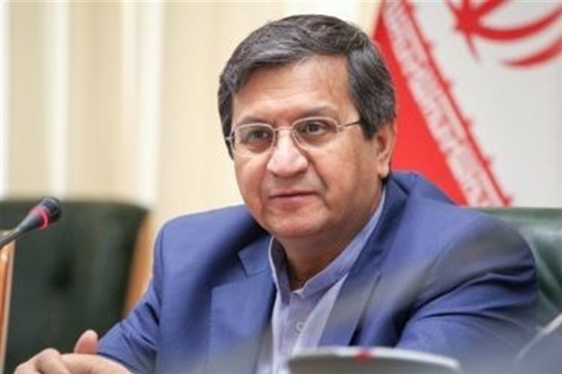 همتی: بانک مرکزی بهموقع و با قدرت در بازار ارز مداخله می کند همتی: بانک مرکزی بهموقع و با قدرت در بازار ارز مداخله می کند