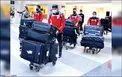 چمدان‌های پرتعداد تیم ملی در فرودگاه بیروت/ عکس