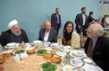 هنرمندان سر سفره افطار با رئیس جمهور + عکس