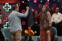 خانم بازیگر مشهور مهمان برنامه 