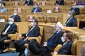 وقتی همه ماسک میزنند به جز روحانی ! /عکس