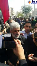 پدر شهید مصطفی احمدی روشن در مراسم تشییع شهید حججی/عکس