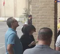عکس/ مجری مشهور با همسرش در صف اخذ رای