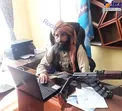 عکس/ رئیس بانک مرکزی طالبان افغانستان در دفتر کارش!