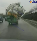 وانتی با بار عجیب و غریب در خیابان+ عکس