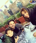 خوشگذرانی خواننده مشهور در کنار همسر دوم و پسرش/عکس