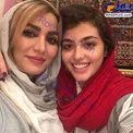 ریحانه پارسا در کنار مادرش/عکس