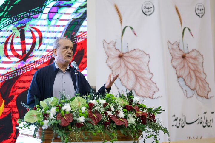 اگر می‌خواهیم مقابل زورگویی دشمن سر خم نکنیم، نباید در موضع ضعف قرار بگیریم