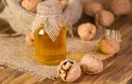 خواص دارویی و طبی شگفت ‌انگیز گردو و عسل