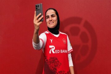 کپی پرسپولیس از روی دست استقلال کپی پرسپولیس از روی دست استقلال