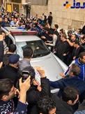 وداع با پيكر منصور پورحيدري از مقابل بيمارستان ايرانمهر