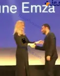 دست دادن نوید محمدزاده با داور زن جشنواره فیلم ونیز خبرساز شد+عکس