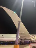 عکس/ برخورد هواپیما به تیر چراغ برق