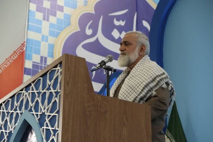 نقدی: دشمن از نبرد نظامی ناامید شده است؛امید به اختلافات داخلی بستهاند نقدی: دشمن از نبرد نظامی ناامید شده است؛امید به اختلافات داخلی بستهاند