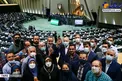 سلفی قالیباف با خبرنگاران را در روز خبرنگار /عکس