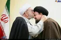 عکس/ بوسه آیت الله امینی بر پیشانی یادگار امام