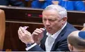 آبنبات‌خوری مضحک وزیر جنگ صهیونیست ها /عکس