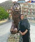 عکس خاص خانم بازیگر با یک مجسمه عجیب و بزرگ