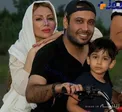 عکس/ موتور سواری خواننده مشهور به همراه همسر و پسرش!