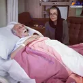 داریوش اسدزاده در دوران بیماری در کنار همسرش/عکس
