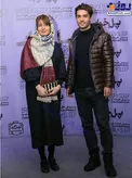 تیپ جالب آقای بازیگر و همسر خارجی اش در یک مراسم+عکس
