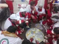 عكس/ ناهار امدادگران هلال احمر در سرپل ذهاب