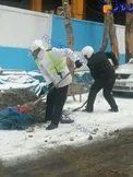 رفتار تحسین برانگیز سرهنگ پلیس در روز برفی تهران+عکس