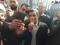 عکس/ژست همیشگی محمود احمدی نژاد در راهپیمایی 22 بهمن