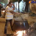 پيام صابرى (همسر زيبا بروفه) پاى ديگ نذرى+عکس