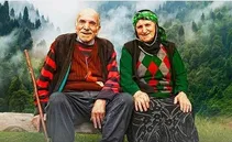 محققان مسأله ای را یافتند که به شما کمک می کند نگران پیری نباشید/ افراد مسن شادتر از جوانان!