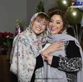 مدل موهای دخترانه فریبا نادری در کنار خانم بازیگر/عکس