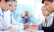 سندروم شیشه خیارشور/ وقتی فکر می‌کنیم مشکلات دیگران، راه حل ساده‌ای دارد