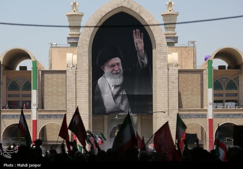 عصر امروز/آیین بزرگداشت قائد شهید از سوی رهبر معظم انقلاب در مصلی عصر امروز/آیین بزرگداشت قائد شهید از سوی رهبر معظم انقلاب در مصلی