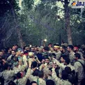 عکس یادگاری گرفتن رزمندگان محور مقاومت با شهید حاج قاسم سلیمانی