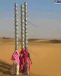 عکسی عجیب از زنان در حال حمل ظروف آب آشامیدنی!