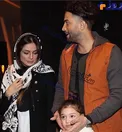 عكس/بنيامين بهادري در كنار همسر و دخترش در اكران مردمي فيلم جديدش