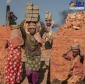 ز‌نانی که آجر بارکشی می کنند! + عکس