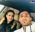 سلفی دروازه بان مشهور و همسرش در خودرو