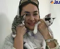 خانم بازیگر و گربه هایی که در آغوش گرفته است+ عکس